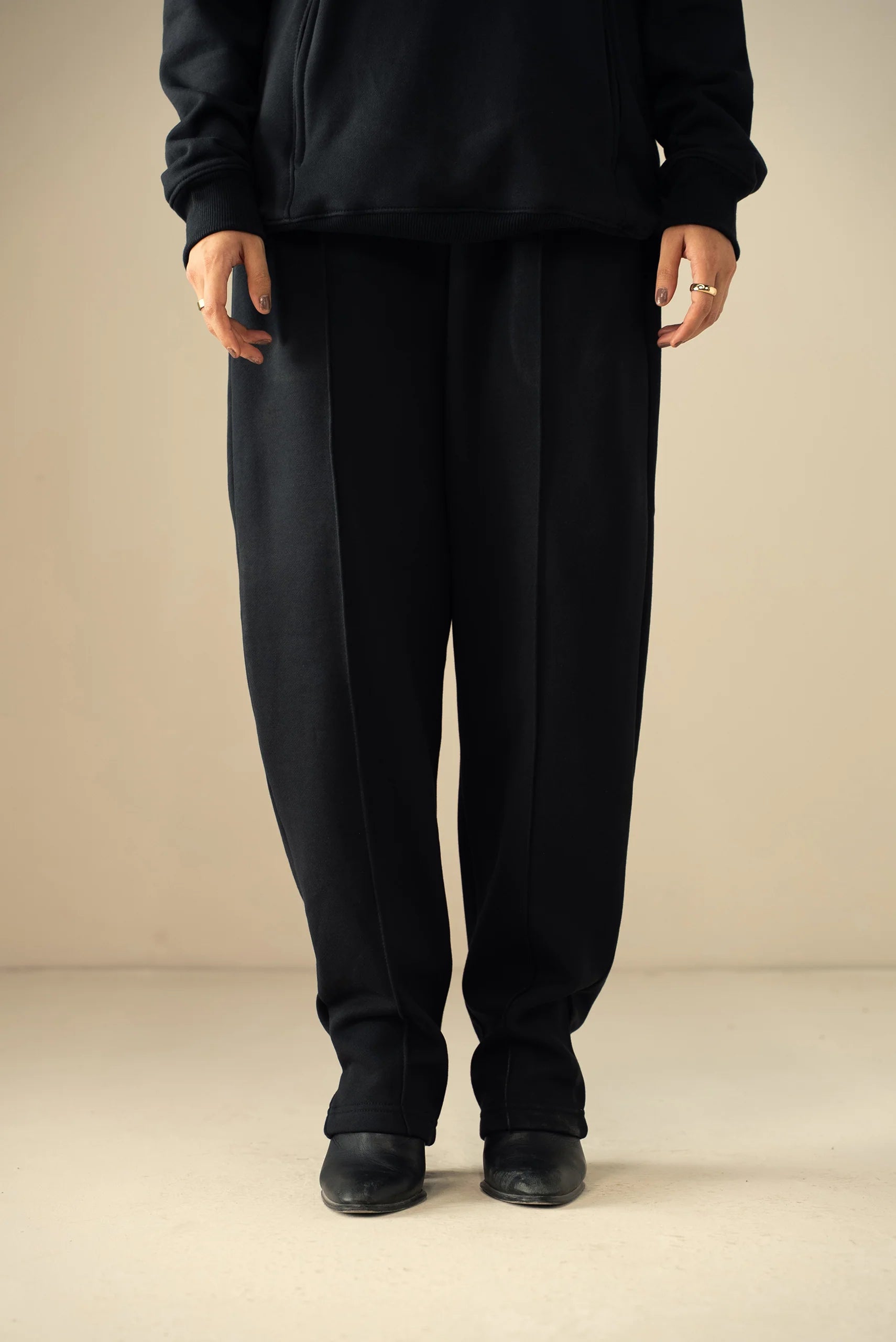 Relaxed Fit Trouser - Black image 1